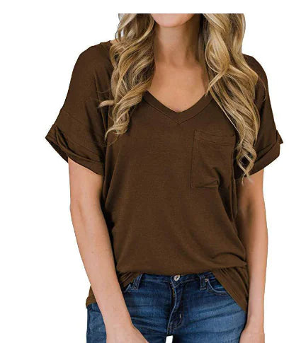 Camiseta de manga corta con cuello en V irregular