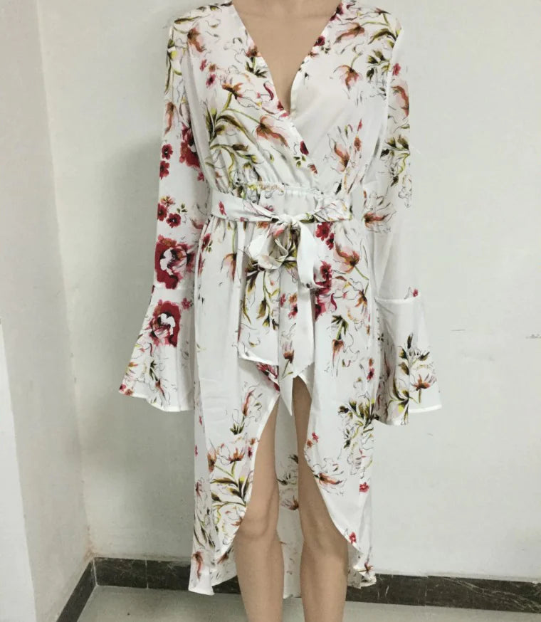 Vestido irregular estampado de manga larga con escote en V y lazo