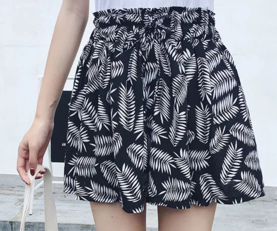 Shorts anchos con estampado floral y cintura elástica